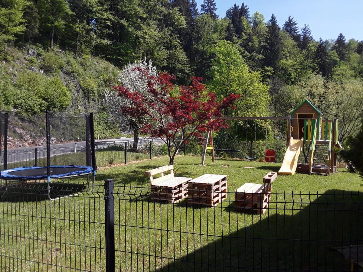 Apartmaji Tisa In Zana Rovte Εξωτερικό φωτογραφία
