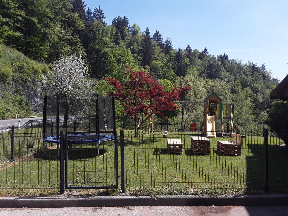 Apartmaji Tisa In Zana Rovte Εξωτερικό φωτογραφία