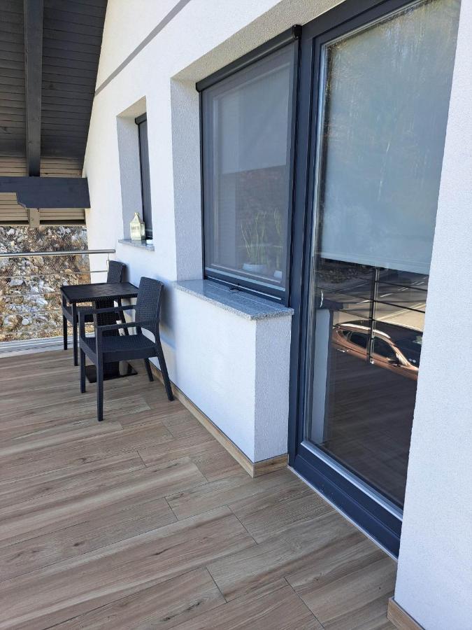 Apartmaji Tisa In Zana Rovte Εξωτερικό φωτογραφία