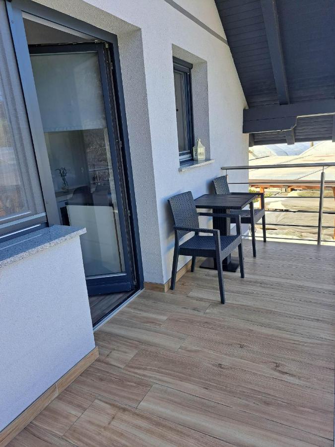 Apartmaji Tisa In Zana Rovte Εξωτερικό φωτογραφία